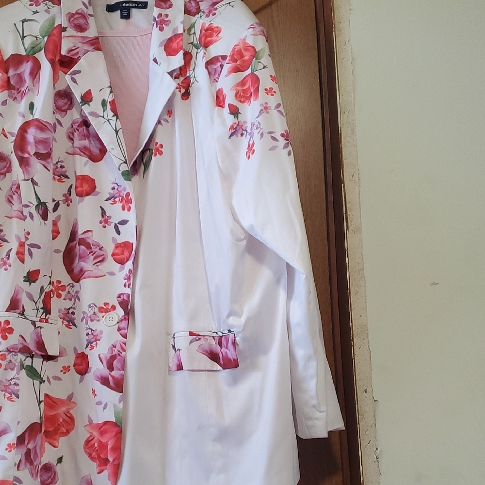 Denim 24/7 White and Pink Blazer - Picture 3 of 6